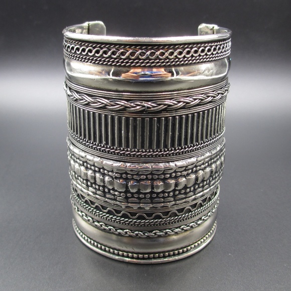 Jewelry - Vintage Large Silver Tone Arm Bracelet